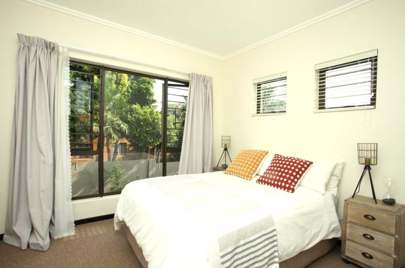 To Let 2 Bedroom Property for Rent in Douglasdale Gauteng