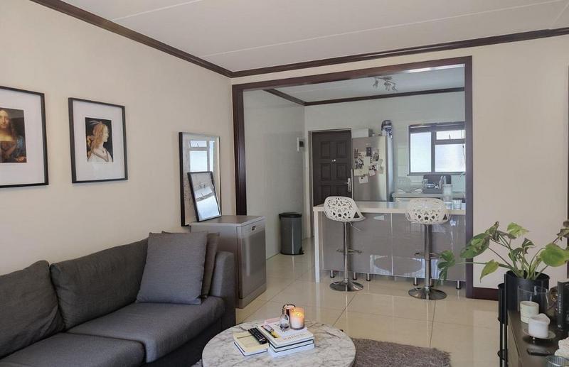 To Let 2 Bedroom Property for Rent in Fourways Gauteng