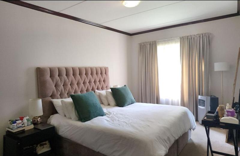 To Let 2 Bedroom Property for Rent in Fourways Gauteng