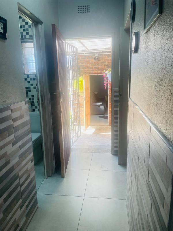 3 Bedroom Property for Sale in Edleen Gauteng