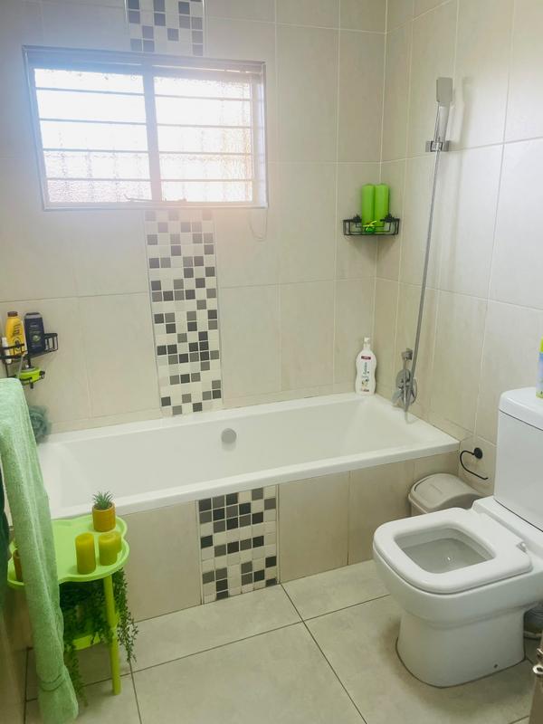 3 Bedroom Property for Sale in Edleen Gauteng