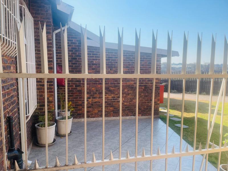 3 Bedroom Property for Sale in Edleen Gauteng