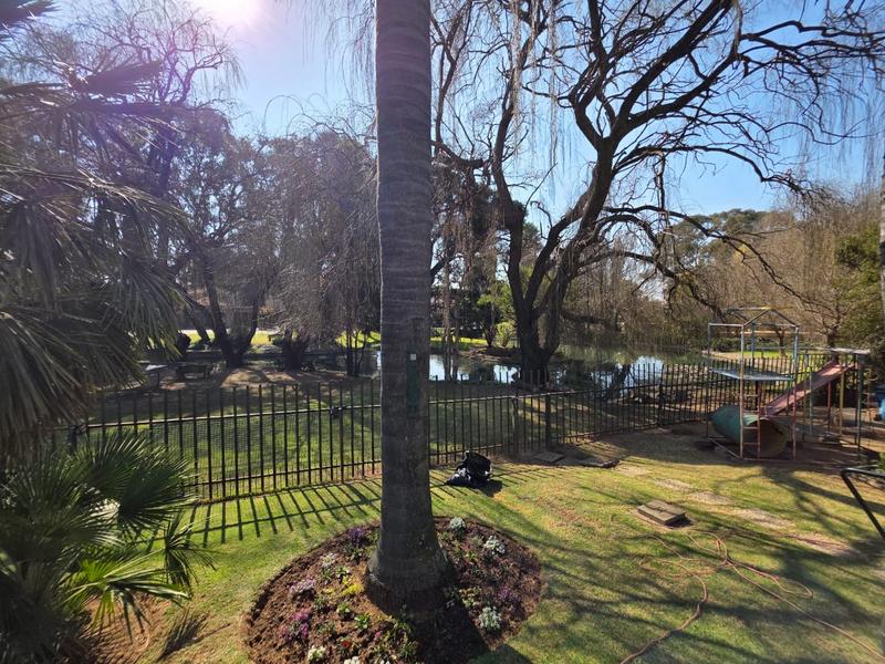 4 Bedroom Property for Sale in Van Riebeeck Park Gauteng