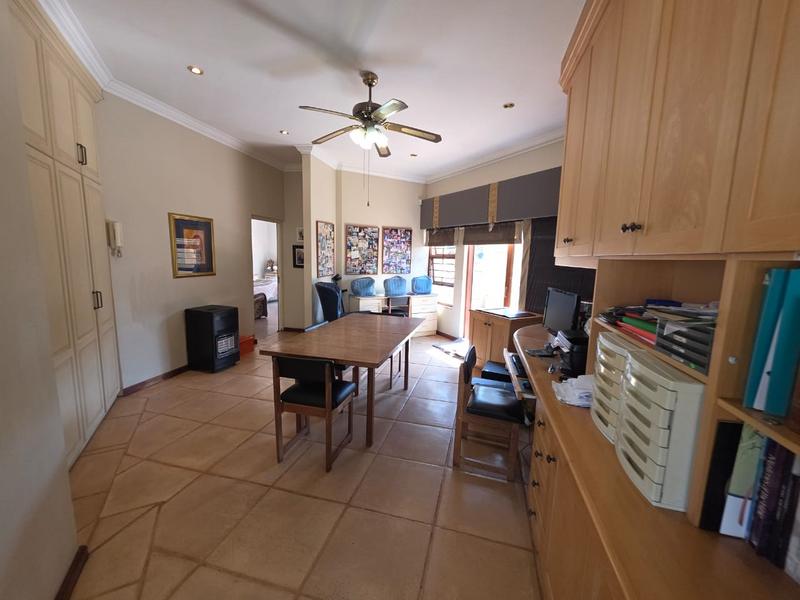 4 Bedroom Property for Sale in Van Riebeeck Park Gauteng