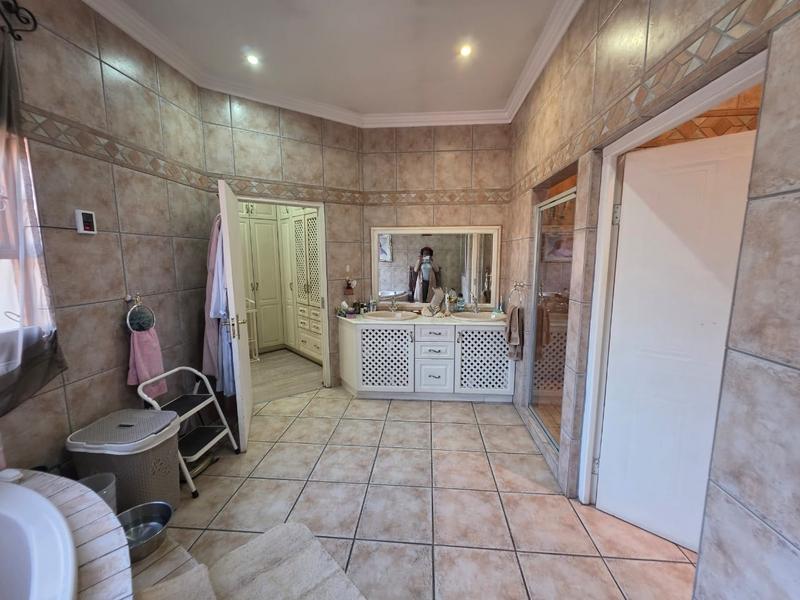 4 Bedroom Property for Sale in Van Riebeeck Park Gauteng