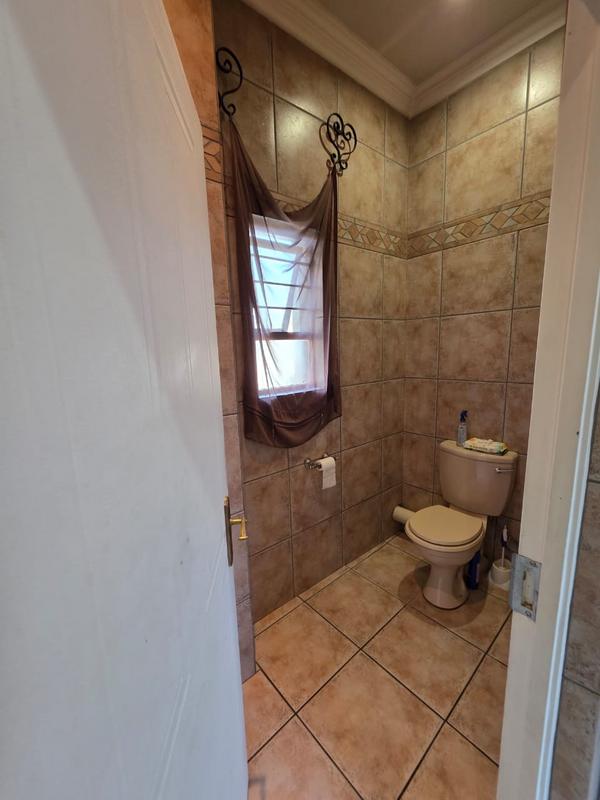 4 Bedroom Property for Sale in Van Riebeeck Park Gauteng