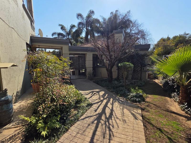4 Bedroom Property for Sale in Van Riebeeck Park Gauteng
