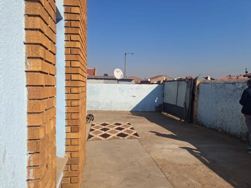 3 Bedroom Property for Sale in Tokoza Gauteng