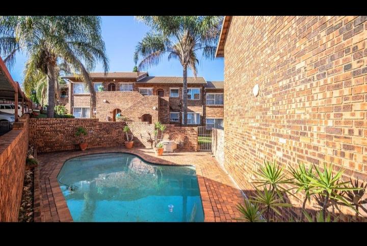 To Let 2 Bedroom Property for Rent in Vorna Valley Gauteng