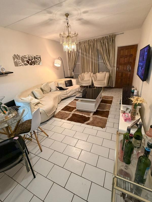 To Let 2 Bedroom Property for Rent in Vorna Valley Gauteng