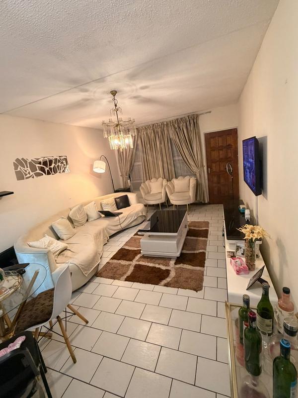 To Let 2 Bedroom Property for Rent in Vorna Valley Gauteng