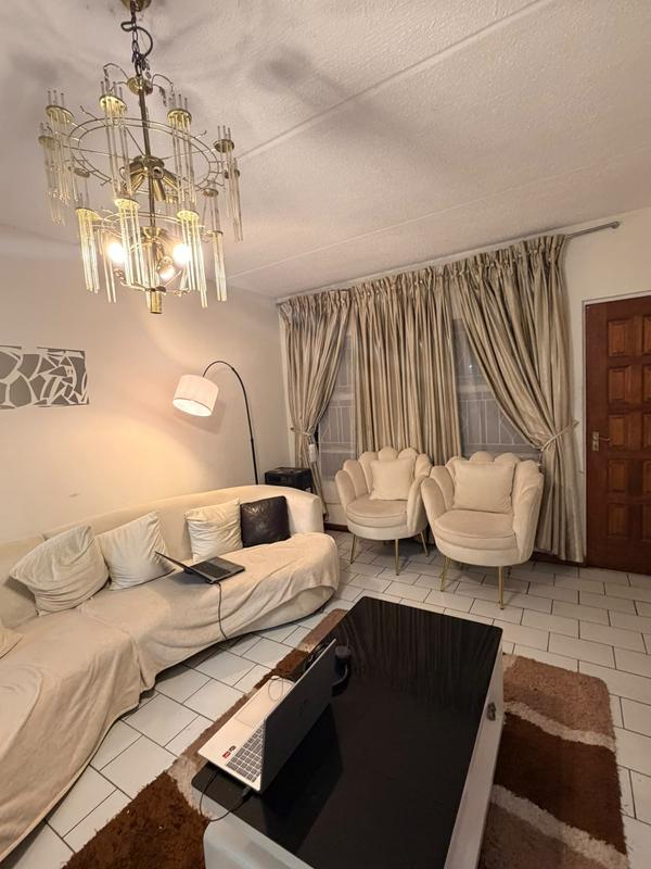 To Let 2 Bedroom Property for Rent in Vorna Valley Gauteng