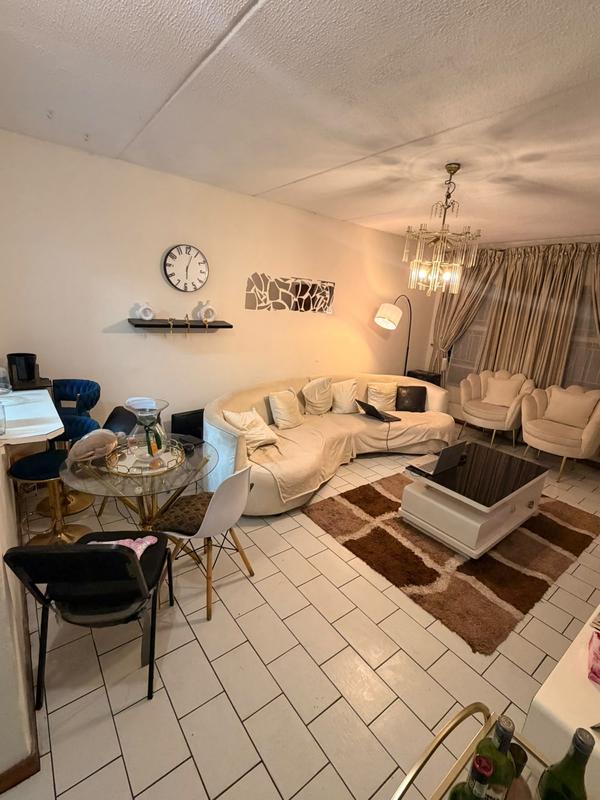 To Let 2 Bedroom Property for Rent in Vorna Valley Gauteng