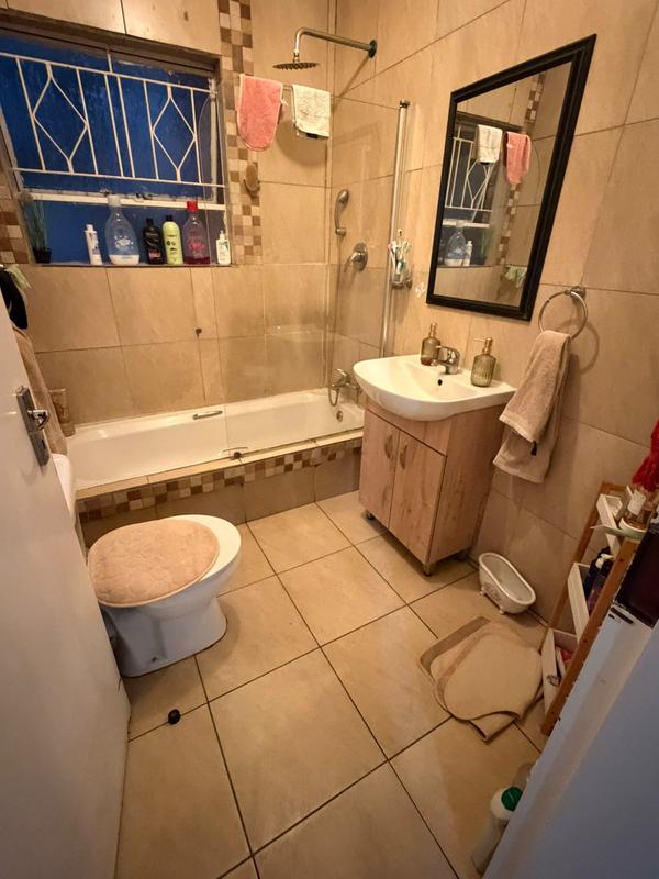 To Let 2 Bedroom Property for Rent in Vorna Valley Gauteng
