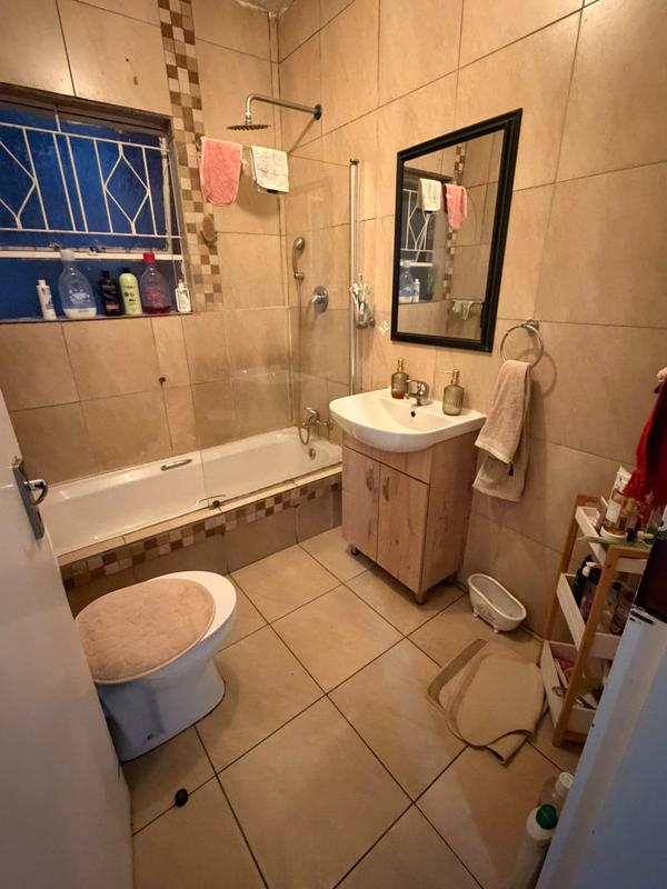 To Let 2 Bedroom Property for Rent in Vorna Valley Gauteng