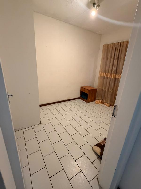 To Let 2 Bedroom Property for Rent in Vorna Valley Gauteng