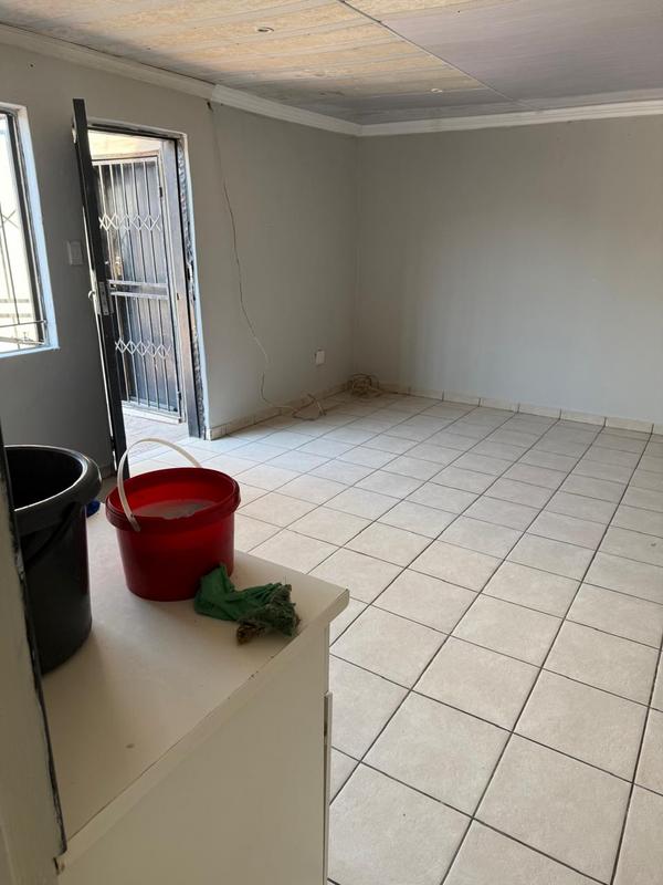 To Let 1 Bedroom Property for Rent in Kensington Gauteng