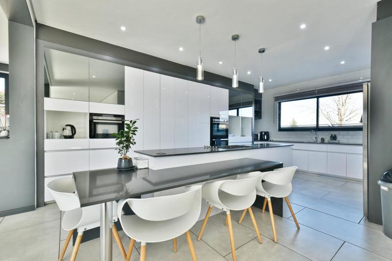 5 Bedroom Property for Sale in Eye of Africa Gauteng