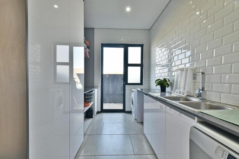 5 Bedroom Property for Sale in Eye of Africa Gauteng