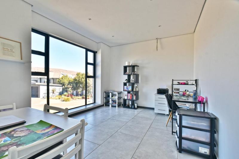 5 Bedroom Property for Sale in Eye of Africa Gauteng