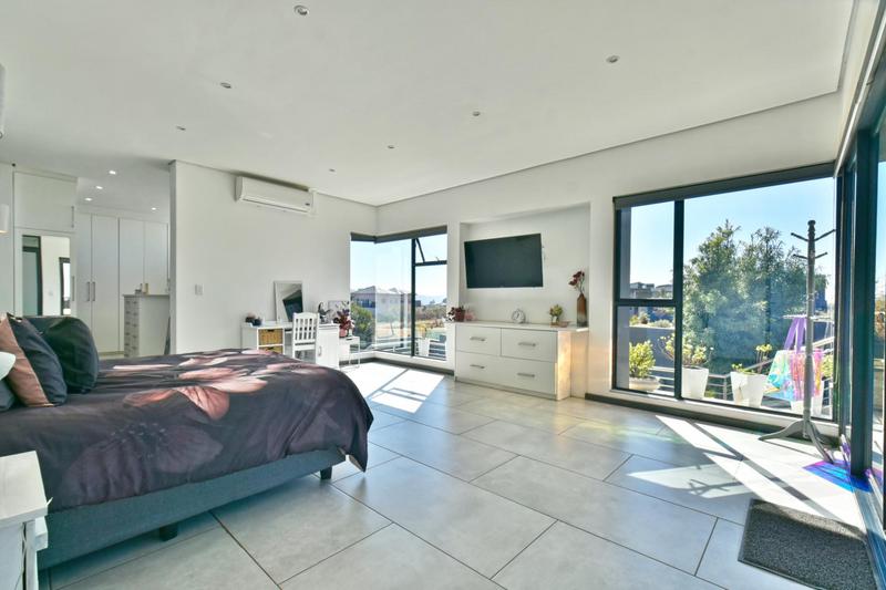 5 Bedroom Property for Sale in Eye of Africa Gauteng