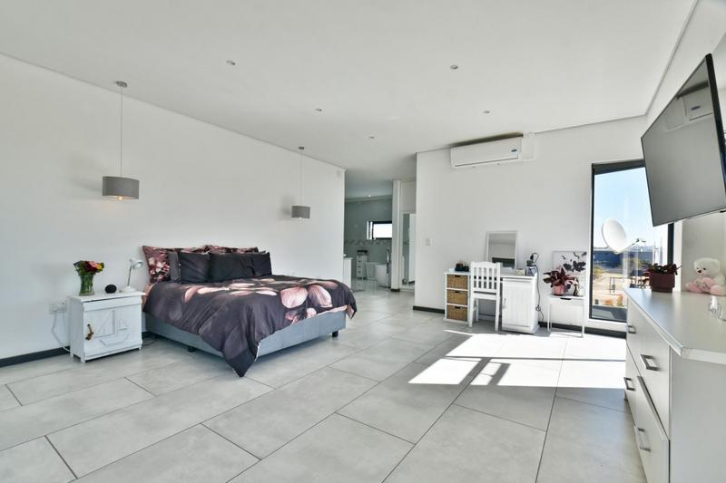 5 Bedroom Property for Sale in Eye of Africa Gauteng