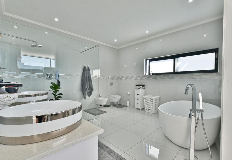 5 Bedroom Property for Sale in Eye of Africa Gauteng