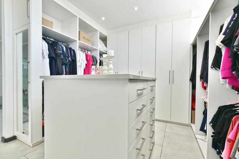 5 Bedroom Property for Sale in Eye of Africa Gauteng