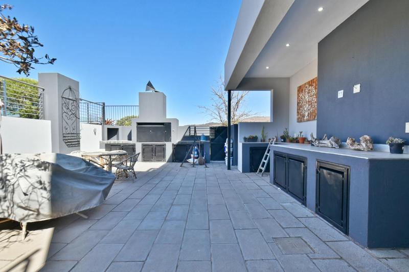 5 Bedroom Property for Sale in Eye of Africa Gauteng