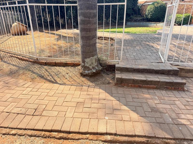 5 Bedroom Property for Sale in Erasmia Gauteng