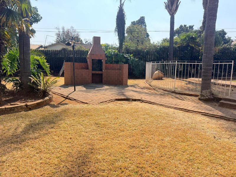 5 Bedroom Property for Sale in Erasmia Gauteng