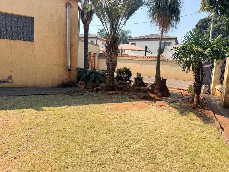 5 Bedroom Property for Sale in Erasmia Gauteng