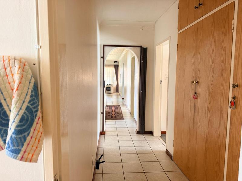 5 Bedroom Property for Sale in Erasmia Gauteng