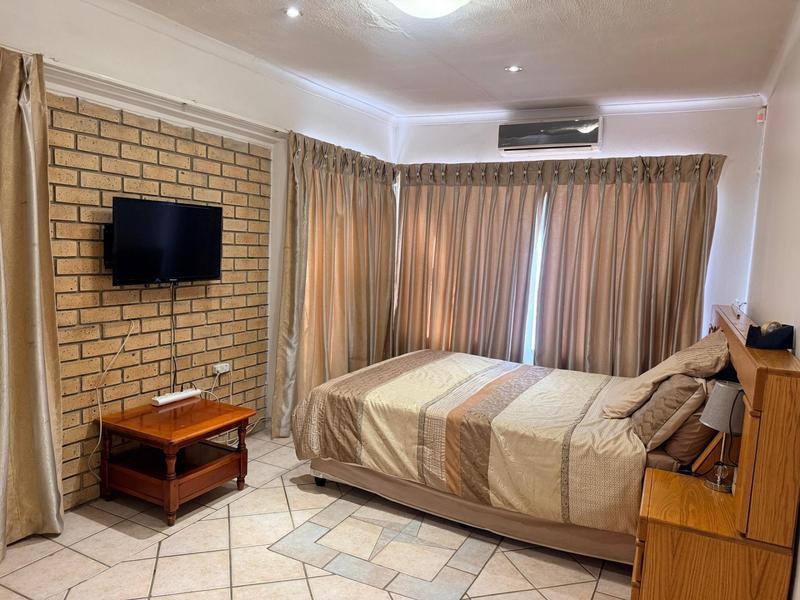 5 Bedroom Property for Sale in Erasmia Gauteng