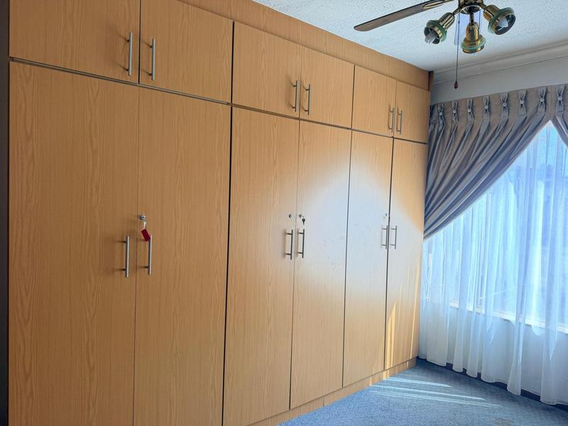 5 Bedroom Property for Sale in Erasmia Gauteng