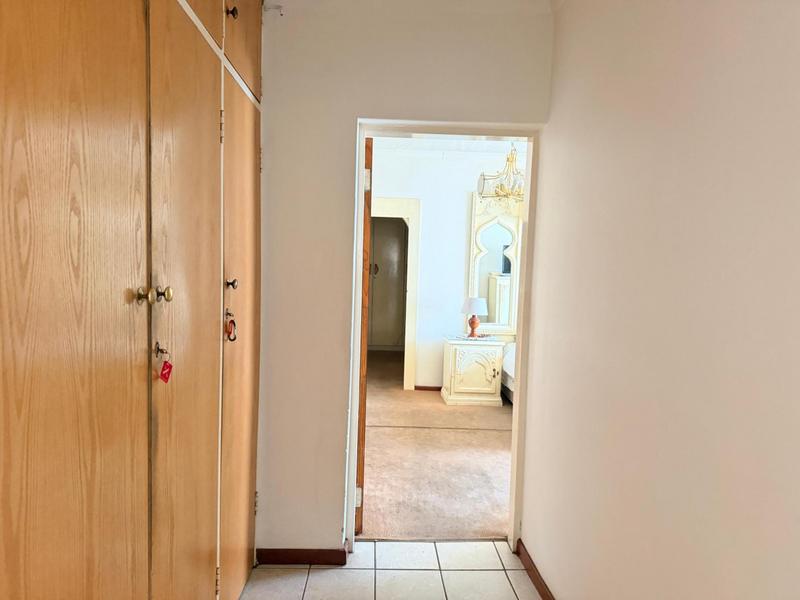5 Bedroom Property for Sale in Erasmia Gauteng
