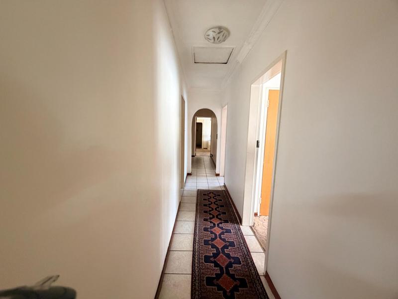 5 Bedroom Property for Sale in Erasmia Gauteng