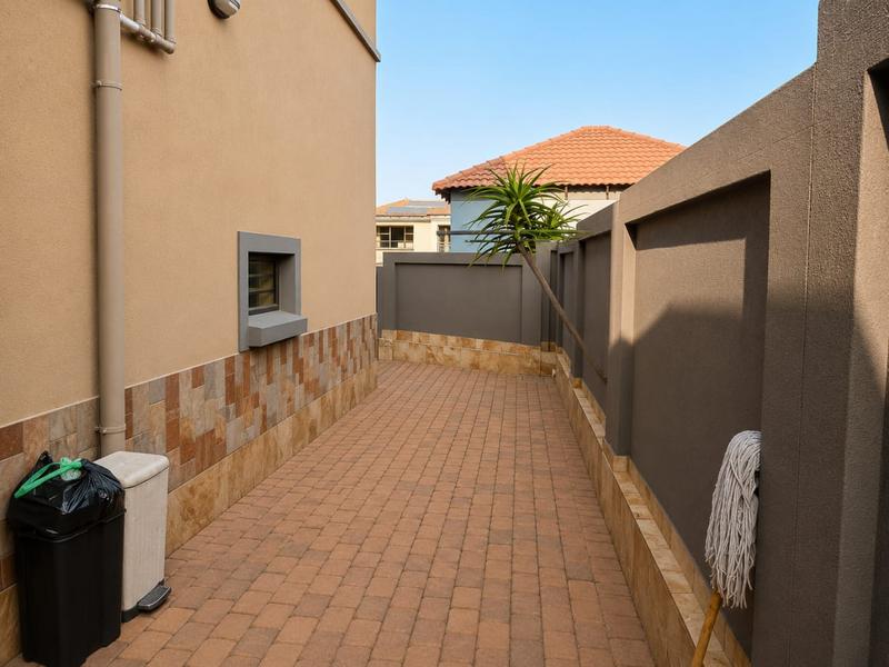 3 Bedroom Property for Sale in Thatchfield Gauteng