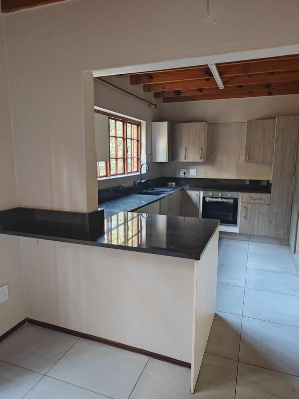 To Let 4 Bedroom Property for Rent in Faerie Glen Gauteng