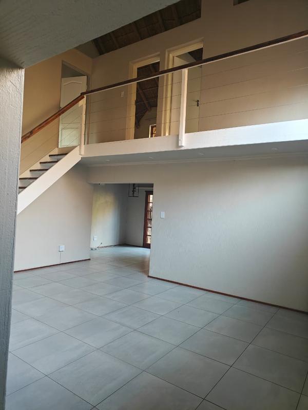 To Let 4 Bedroom Property for Rent in Faerie Glen Gauteng