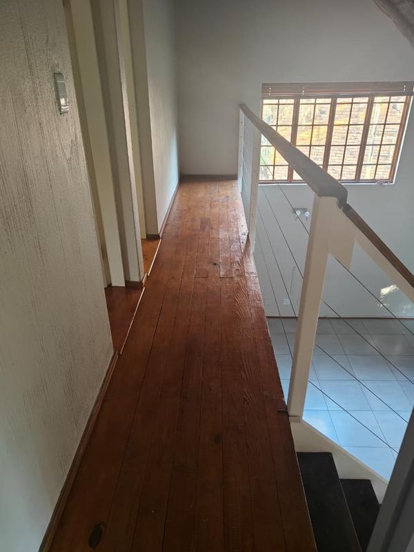 To Let 4 Bedroom Property for Rent in Faerie Glen Gauteng