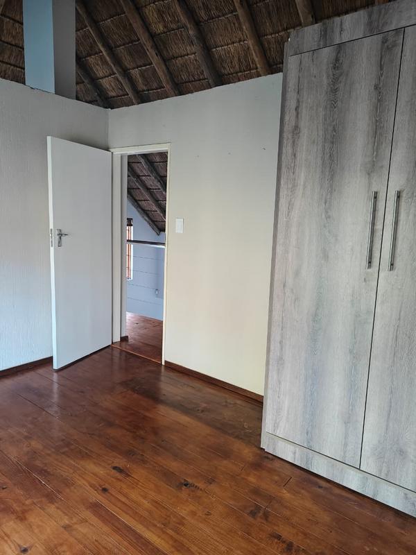 To Let 4 Bedroom Property for Rent in Faerie Glen Gauteng