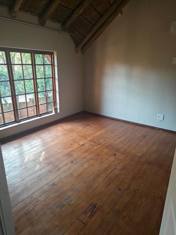 To Let 4 Bedroom Property for Rent in Faerie Glen Gauteng