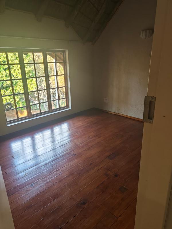 To Let 4 Bedroom Property for Rent in Faerie Glen Gauteng