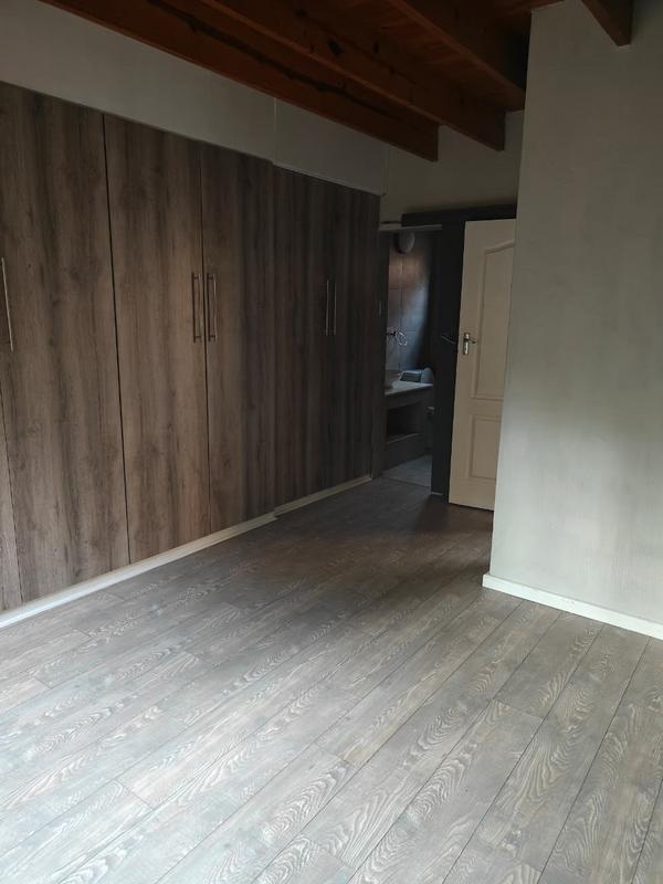 To Let 4 Bedroom Property for Rent in Faerie Glen Gauteng