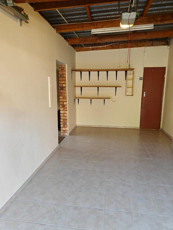 To Let 4 Bedroom Property for Rent in Faerie Glen Gauteng