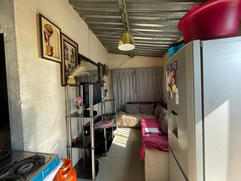 7 Bedroom Property for Sale in Olievenhoutbosch Gauteng