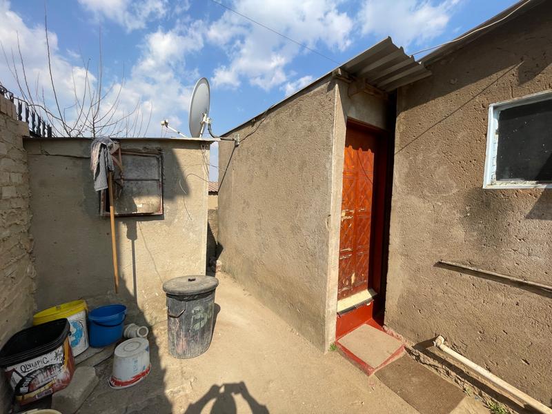 7 Bedroom Property for Sale in Olievenhoutbosch Gauteng