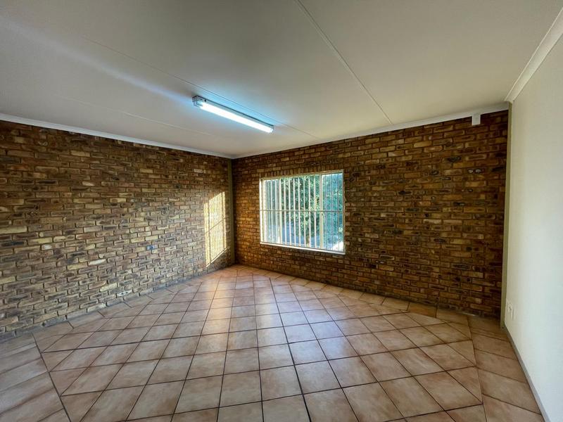 To Let Commercial Property for Rent in Hennopspark Gauteng