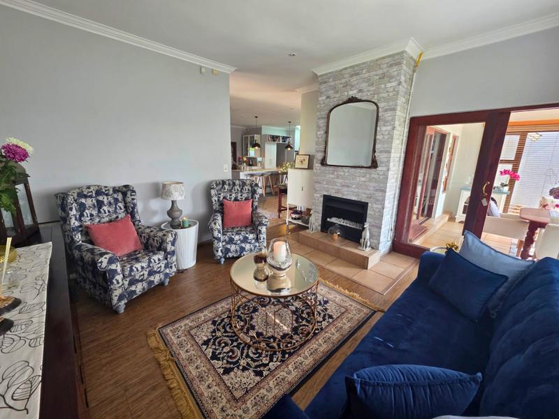 3 Bedroom Property for Sale in Glen Marais Gauteng